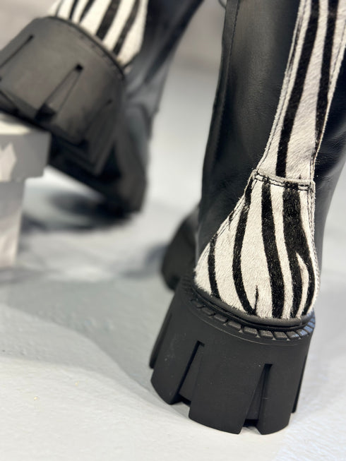 ZEBRA HAKİKİ DERİ POSTAL